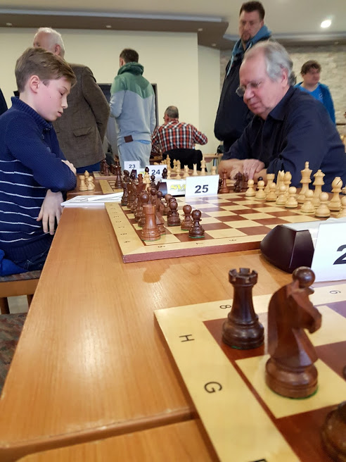 rechts unser Schiedrichter Martin Bierwald spielt gegen Collin Colbow aus Bremen